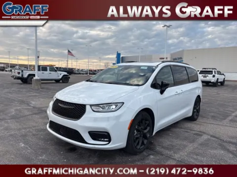 White 2025 Chrysler Pacifica Limited for sale in Michigan City, IN