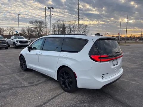 Another view of 2025 Chrysler Pacifica Limited for sale in Michigan City, IN at Graff Chevrolet GMC of Michigan City