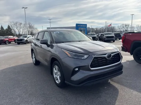 Another view of 2024 Toyota Highlander LE for sale in Michigan City, IN at Graff Chevrolet GMC of Michigan City