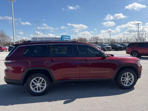 More photos of 2021 Jeep Grand Cherokee L Laredo at Graff Chevrolet GMC of Michigan City, IN