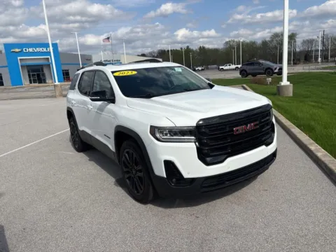 More photos of 2023 GMC Acadia SLT at Graff Chevrolet GMC of Michigan City, IN