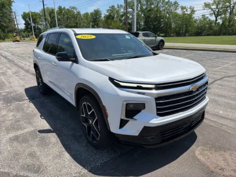 More photos of 2025 Chevrolet Traverse High Country at Graff Chevrolet GMC of Michigan City, IN