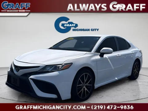 White 2024 Toyota Camry SE for sale in Michigan City, IN