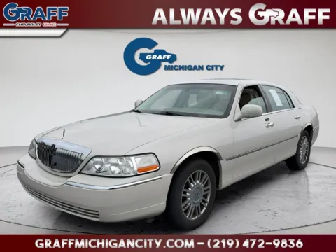 Beige 2007 Lincoln Town Car Signature for sale in Michigan City, IN