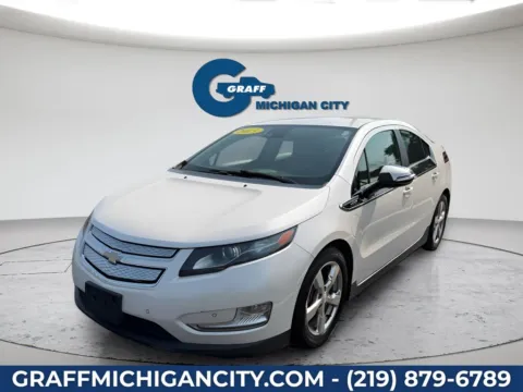 White 2013 Chevrolet Volt for sale in Michigan City, IN