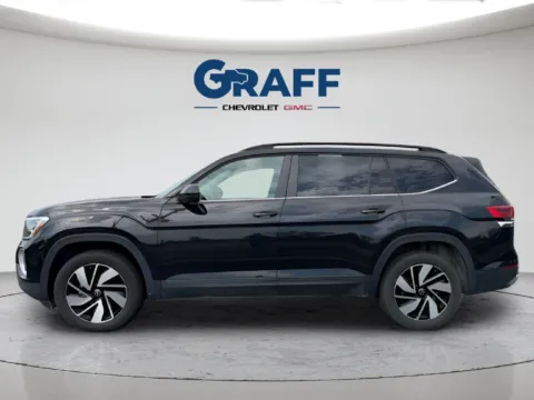 Photos of 2026 Volkswagen Atlas SE w/Technology for sale in Michigan City, IN at Graff Chevrolet GMC of Michigan City