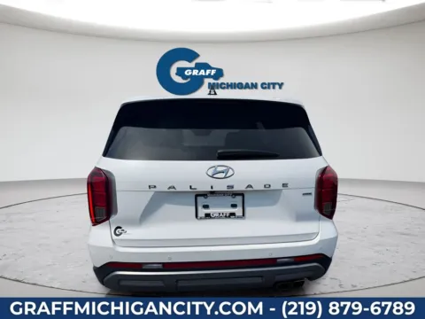 More photos of 2024 Hyundai Palisade Limited at Graff Chevrolet GMC of Michigan City, IN