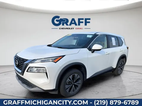 White 2023 Nissan Rogue SV for sale in Michigan City, IN