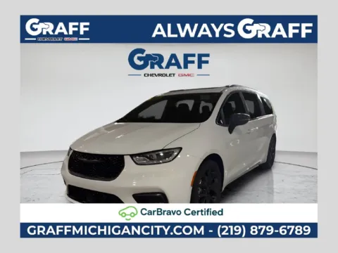 White 2025 Chrysler Pacifica Limited for sale in Michigan City, IN