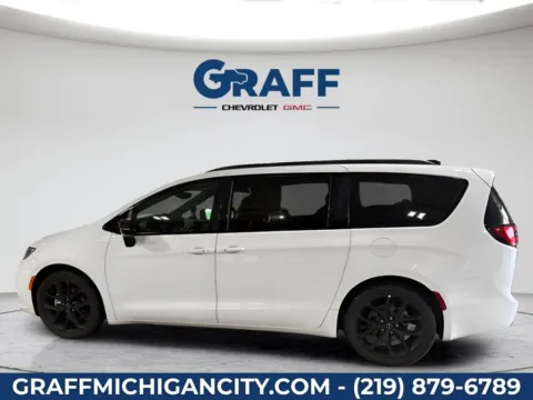 Photos of 2025 Chrysler Pacifica Limited for sale in Michigan City, IN at Graff Chevrolet GMC of Michigan City