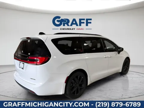 More photos of 2025 Chrysler Pacifica Limited at Graff Chevrolet GMC of Michigan City, IN