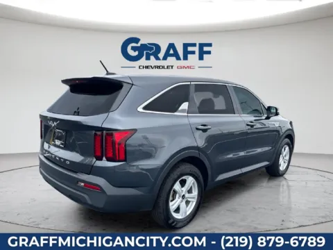 More photos of 2022 Kia Sorento LX at Graff Chevrolet GMC of Michigan City, IN