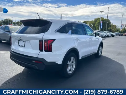 More photos of 2023 Kia Sorento LX at Graff Chevrolet GMC of Michigan City, IN