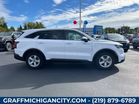 More photos of 2023 Kia Sorento LX at Graff Chevrolet GMC of Michigan City, IN