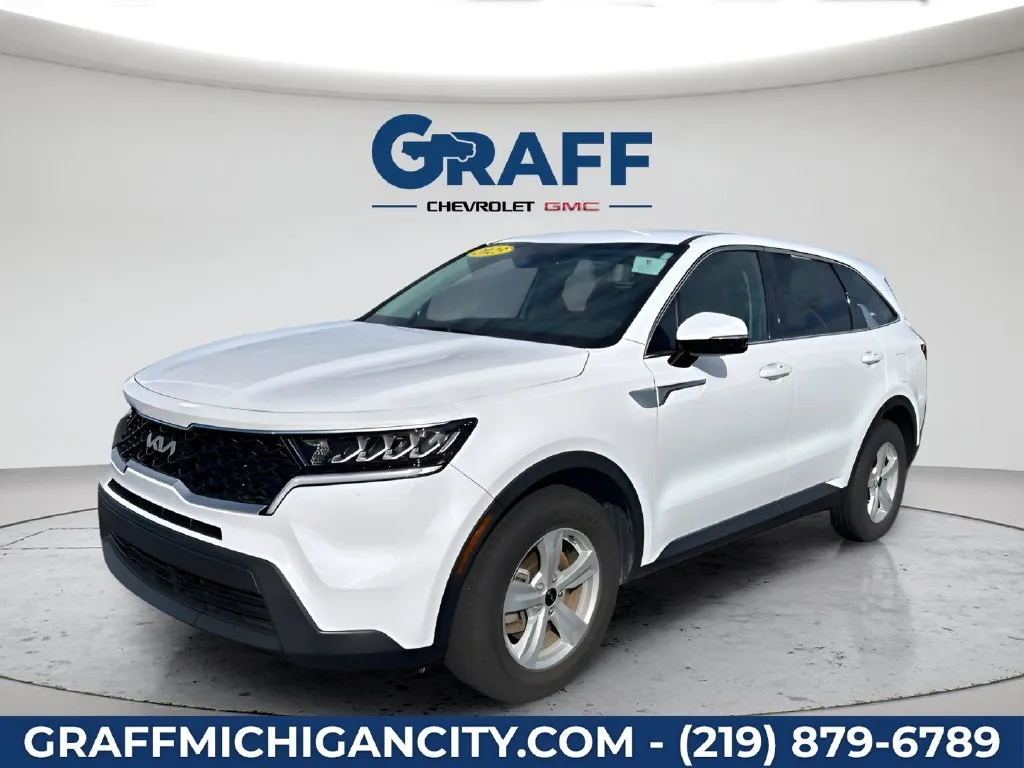 White 2023 Kia Sorento LX for sale in Michigan City, IN