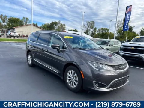 Another view of 2017 Chrysler Pacifica Touring L for sale in Michigan City, IN at Graff Chevrolet GMC of Michigan City