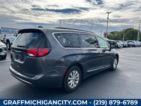 More photos of 2017 Chrysler Pacifica Touring L at Graff Chevrolet GMC of Michigan City, IN
