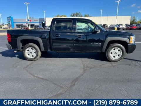 More photos of 2011 Chevrolet Silverado 1500 LT at Graff Chevrolet GMC of Michigan City, IN