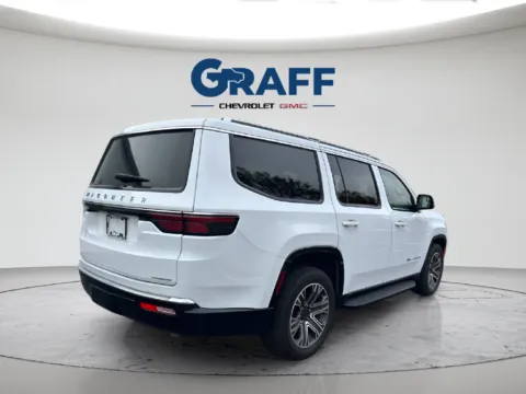 More photos of 2024 Jeep Wagoneer Series II at Graff Chevrolet GMC of Michigan City, IN