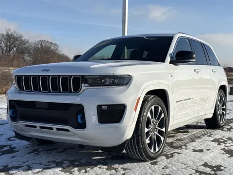 More photos of 2022 Jeep Grand Cherokee Overland 4xe at Graff Chevrolet of Chesterton, IN