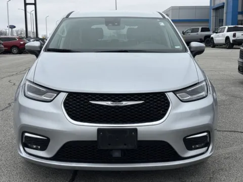 Another view of 2023 Chrysler Pacifica Touring L for sale in Burns Harbor, IN at Graff Chevrolet of Chesterton