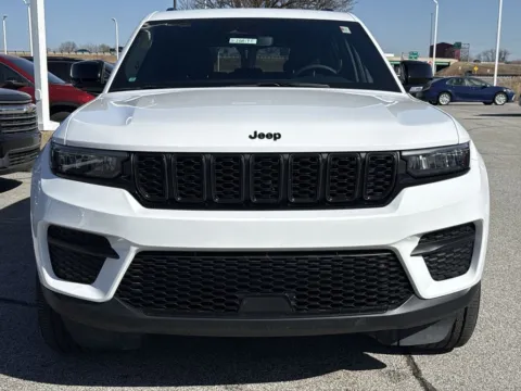 Another view of 2023 Jeep Grand Cherokee Altitude for sale in Burns Harbor, IN at Graff Chevrolet of Chesterton