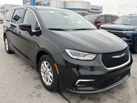 Photos of 2023 Chrysler Pacifica Touring L for sale in Burns Harbor, IN at Graff Chevrolet of Chesterton