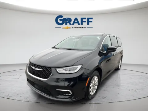 More photos of 2023 Chrysler Pacifica Touring L at Graff Chevrolet of Chesterton, IN