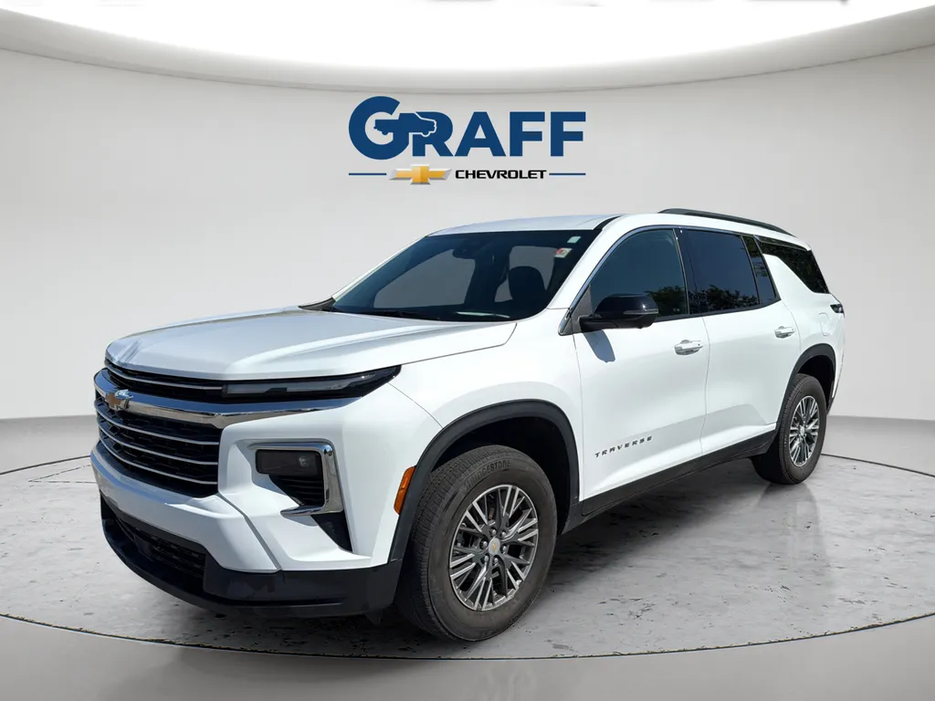 White 2024 Chevrolet Traverse LT for sale in Burns Harbor, IN