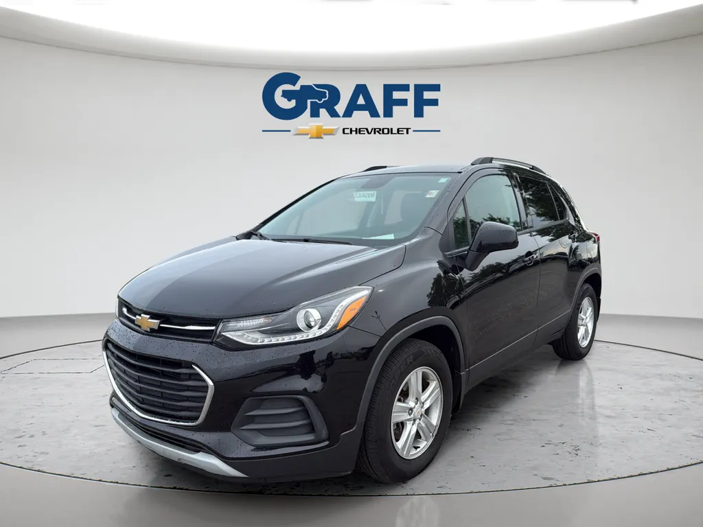 Black 2021 Chevrolet Trax LT for sale in Burns Harbor, IN