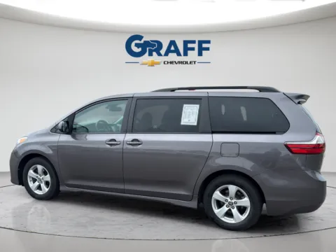 More photos of 2020 Toyota Sienna LE at Graff Chevrolet of Chesterton, IN