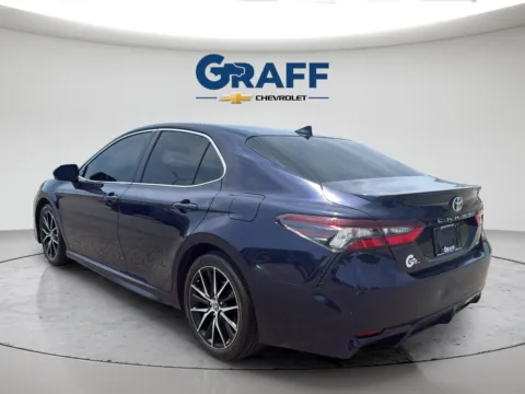 More photos of 2021 Toyota Camry SE at Graff Chevrolet of Chesterton, IN