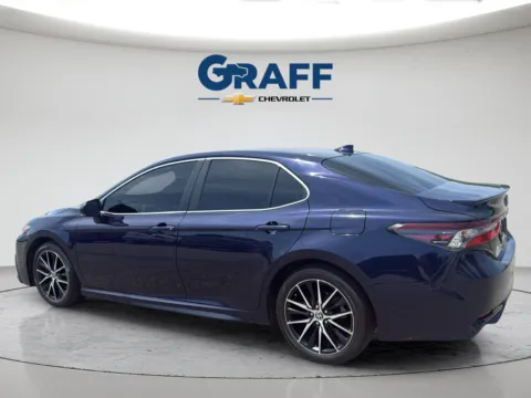 More photos of 2021 Toyota Camry SE at Graff Chevrolet of Chesterton, IN