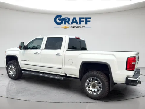More photos of 2017 GMC Sierra 2500 HD Denali at Graff Chevrolet of Chesterton, IN