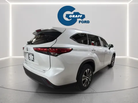 More photos of 2023 Toyota Highlander XLE at Graff Ford of Chesterton, IN