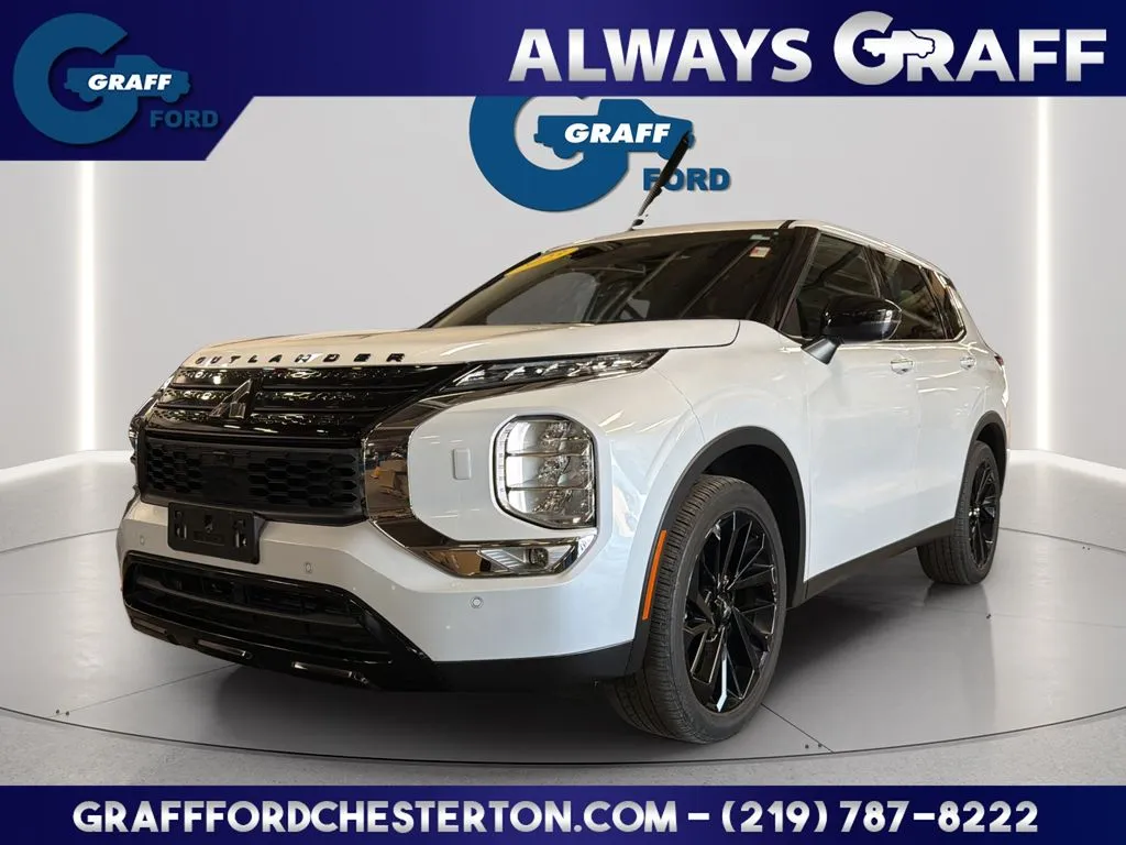 White 2023 Mitsubishi Outlander SE Black Edition for sale in Chesterton, IN