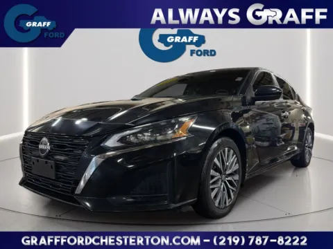 Black 2023 Nissan Altima 2.5 SV for sale in Chesterton, IN