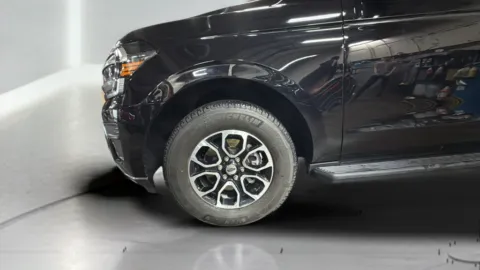 More photos of 2023 Ford Expedition XLT at Graff Ford of Chesterton, IN