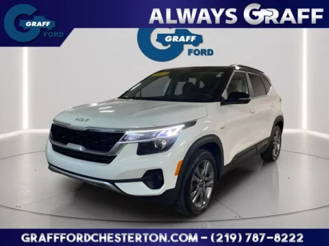 White 2023 Kia Seltos S for sale in Chesterton, IN