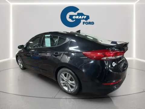More photos of 2017 Hyundai Elantra SE at Graff Ford of Chesterton, IN