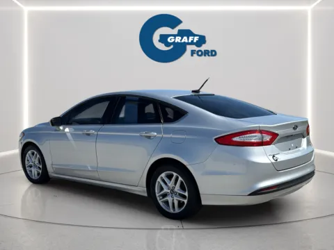 More photos of 2016 Ford Fusion SE at Graff Ford of Chesterton, IN