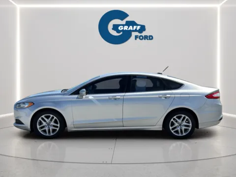 More photos of 2016 Ford Fusion SE at Graff Ford of Chesterton, IN