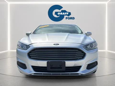 Photos of 2016 Ford Fusion SE for sale in Chesterton, IN at Graff Ford of Chesterton