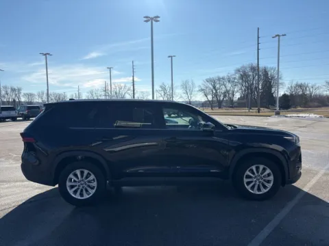More photos of 2025 Toyota Grand Highlander XLE at Graff Ford of Chesterton, IN