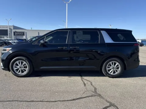 More photos of 2024 Kia Carnival LX at Graff Ford of Chesterton, IN