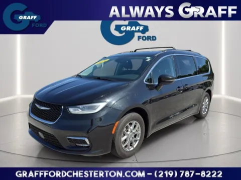 Black 2021 Chrysler Pacifica Touring for sale in Chesterton, IN