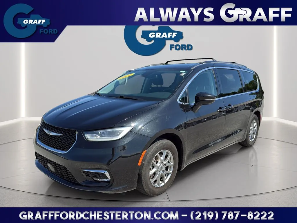 Black 2021 Chrysler Pacifica Touring for sale in Chesterton, IN