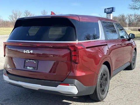 More photos of 2025 Kia Carnival LXS at Graff Ford of Chesterton, IN