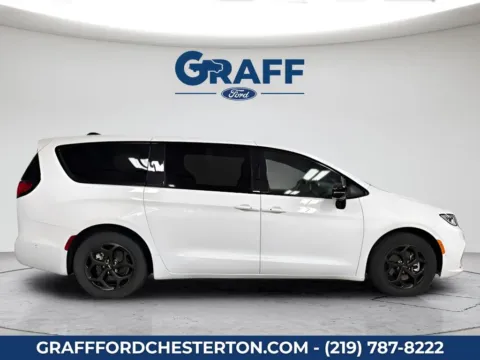 More photos of 2024 Chrysler Pacifica Hybrid Select S Appearance at Graff Ford of Chesterton, IN