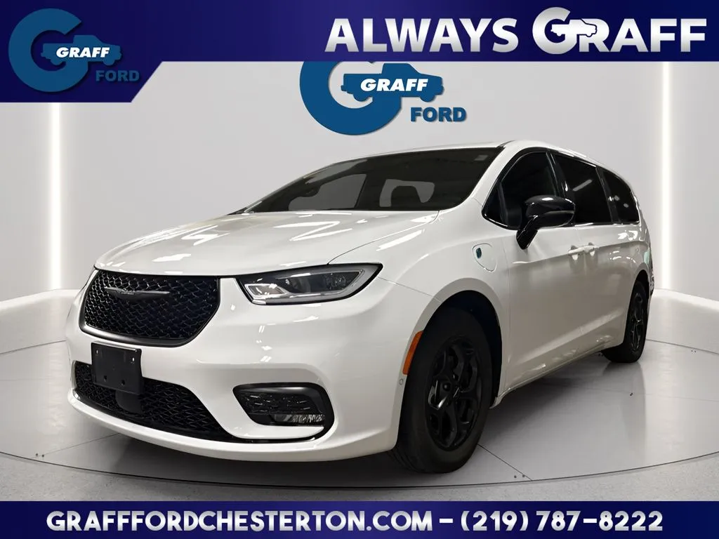 White 2024 Chrysler Pacifica Hybrid Select S Appearance for sale in Chesterton, IN